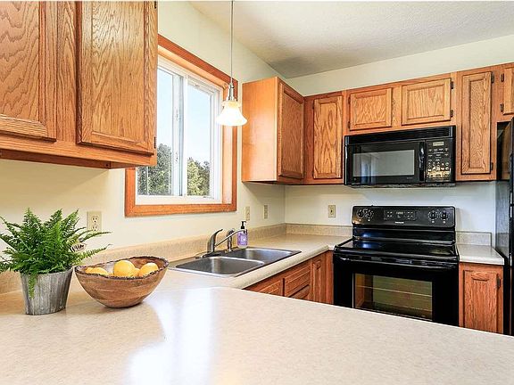 3rd image of 6906 Windwood Dr