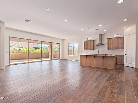 5th image of 5719 E SAYAN Street
