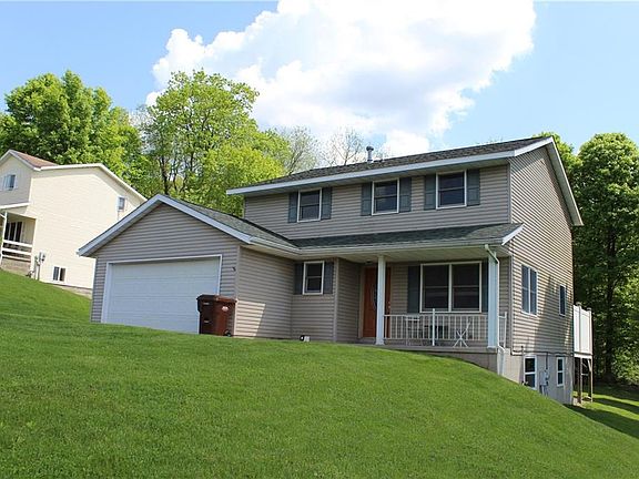 2nd image of 12747 Hickory Dr