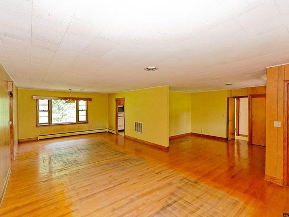 3rd image of 1232 Hudson Ave