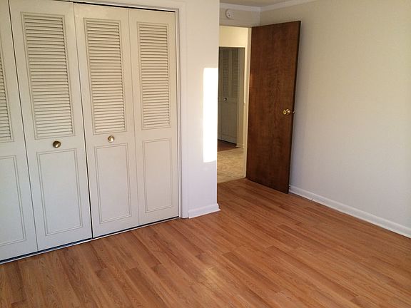5th image of 3840 Evans St