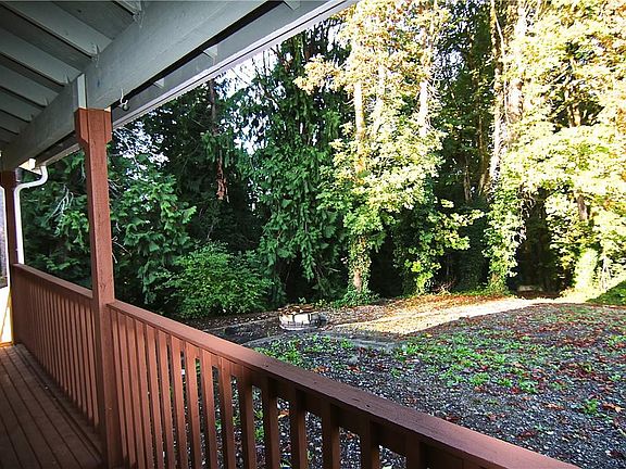 4th image of 111 E Moore Ave
