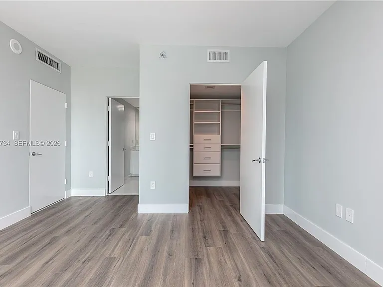 500 Brickell Ave #1801 — Photo 6