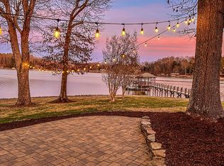 141 Hogan Ln, Mooresville, NC 28117