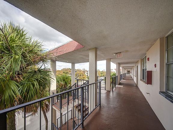 5th image of 2650 NW 49th Avenue #424