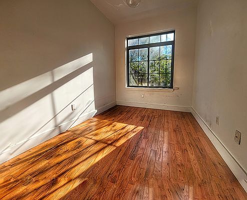 3rd image of 217 Boerum St #2L