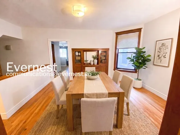 3822 N Kenmore Ave #1, Chicago, IL 60613