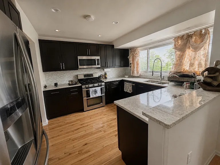 Ruth Dr — Photo 3