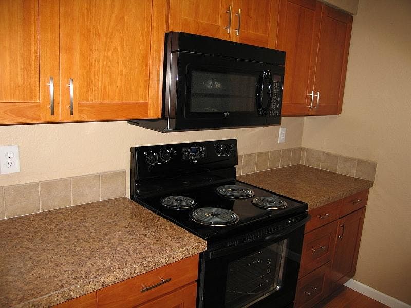 1st image of 19924 19th Ave NE APT 202