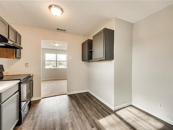 3rd image of 452 Starboard Dr