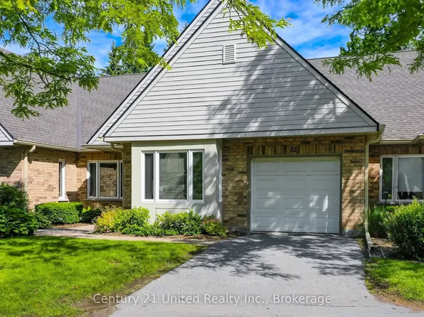 1850 Cherryhill Rd #12, Peterborough, ON K9K 2E3