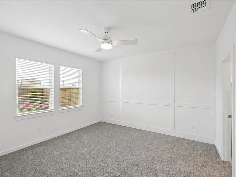 556 Day Station Dr — Photo 17