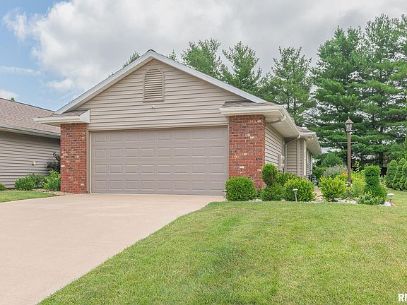 2nd image of 3173 Dover Ln
