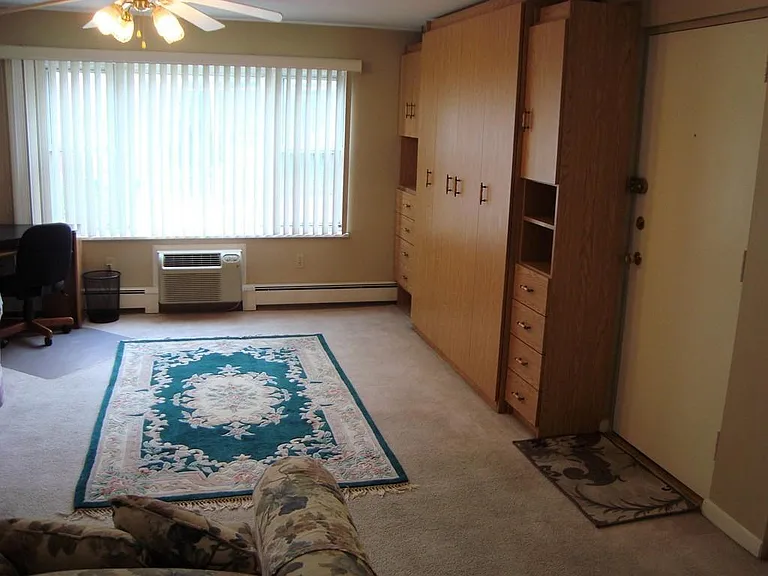 D1 Colonial Dr #4 — Photo 1