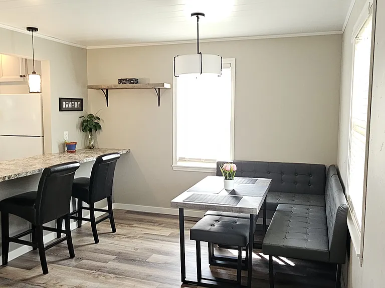 809 Quincy St — Photo 4