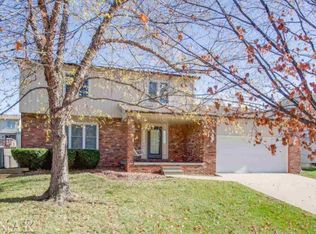 2006 Single Tree Ln, Bloomington, IL 61704