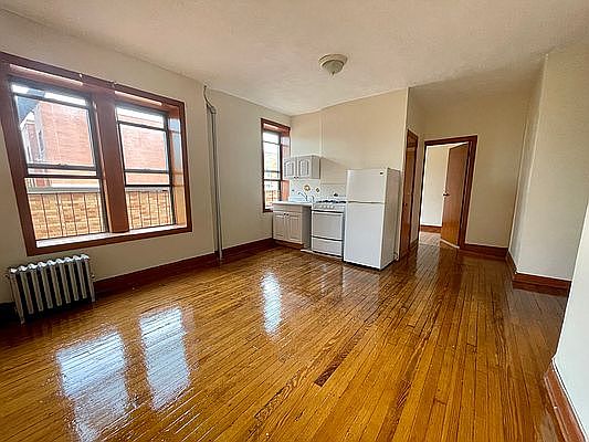 2nd image of 327 Bedford Ave #E2