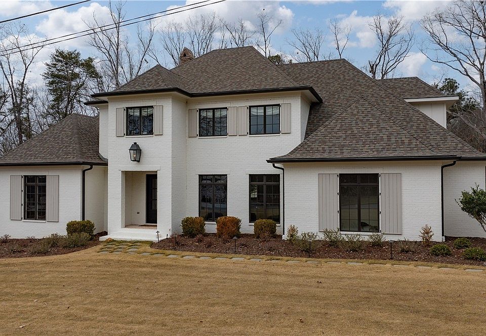 1st image of 2726 Battlement Dr NE