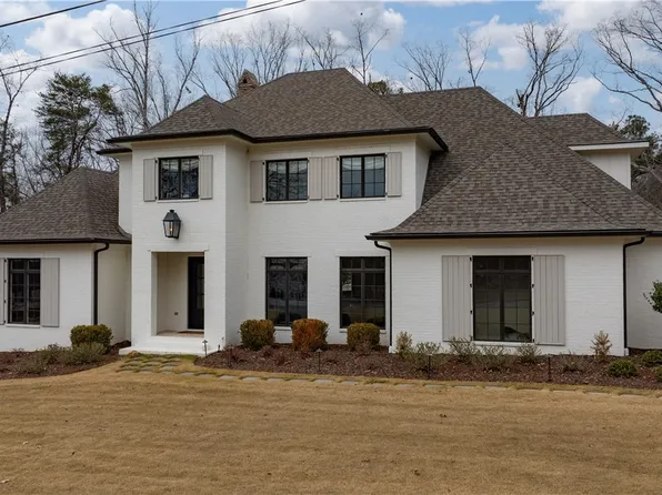 2726 Battlement Dr NE, Tuscaloosa, AL 35406
