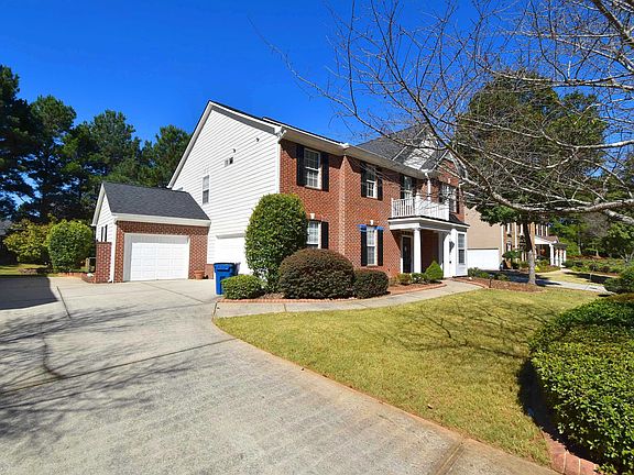 2nd image of 102 Village Green Cir