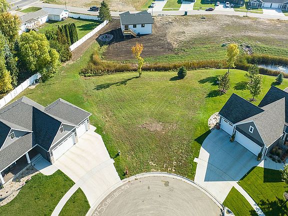 2nd image of 1900 Fox Hill Cir