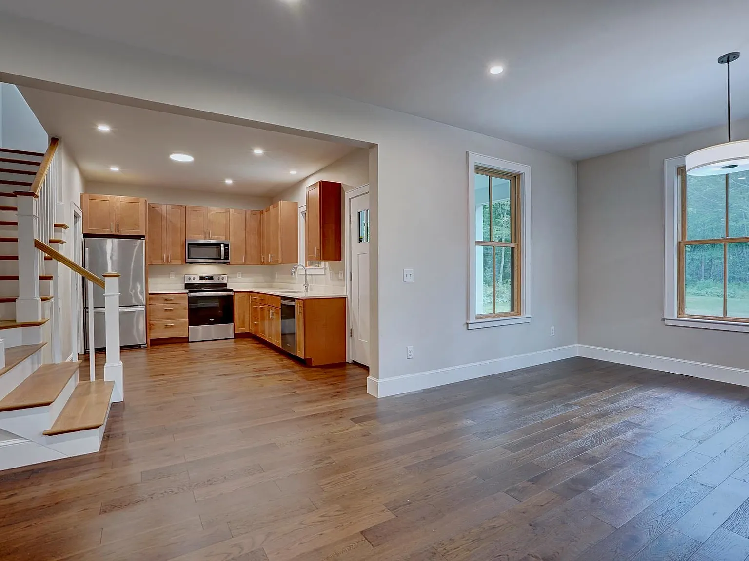 2 bed, 2.0 bath, 1200 sqft, $3,700 — Photo 4