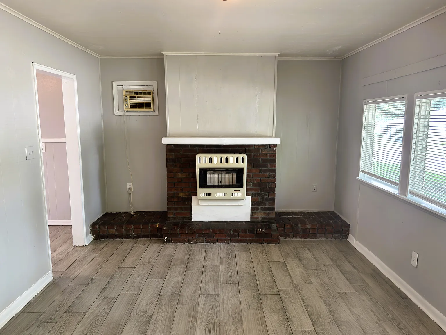 4374 Deborah Avenue - 1 — Photo 4