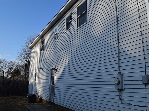 3rd image of 12 Hillcrest Ave