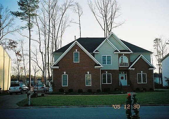 3rd image of 415 Brentmeade Dr