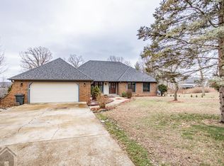 108 La Salle Dr, Waynesville, MO 65583