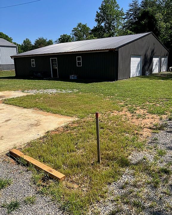 2nd image of 364 Harbor Springs Rd