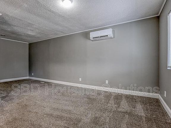 2nd image of 1027 E Parker Ave