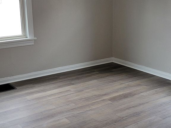 3rd image of 2910 Grace Ave