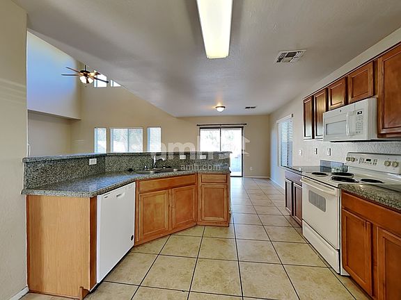 3rd image of 11221 N 161st Ln