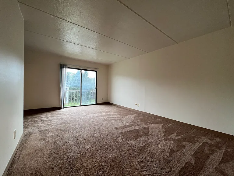 Maiden Square Apartments — Photo 10