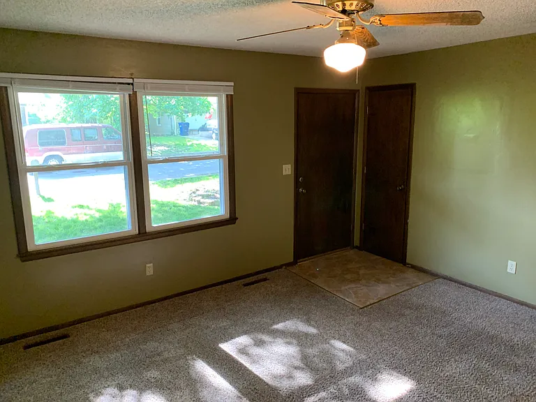 223 S Meadowview Ave — Photo 16