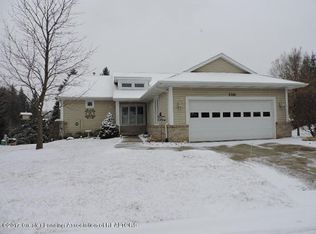 2501 Windbreak Ln, Lansing, MI 48910