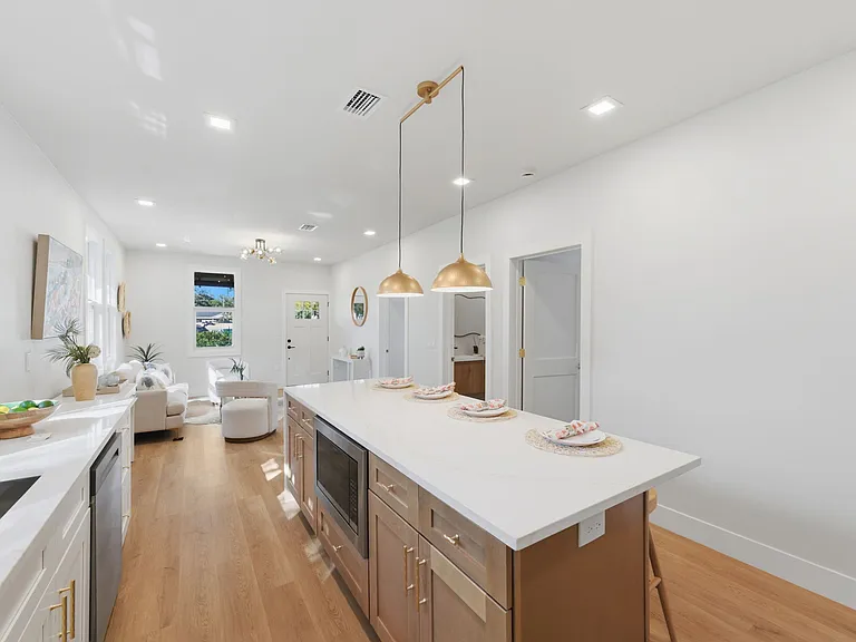 309 E Selma Ave — Photo 10