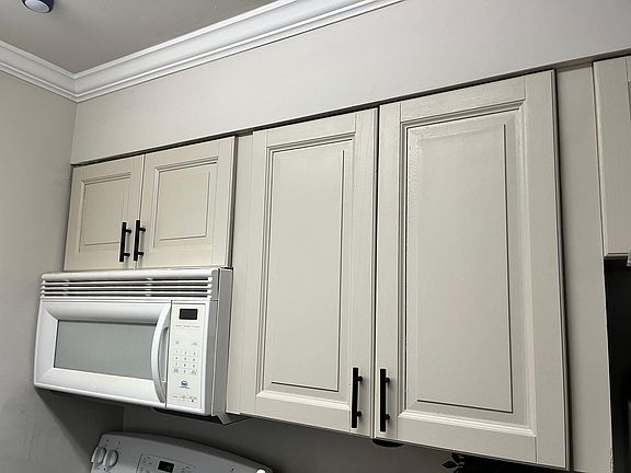 4th image of 6056 Meadow Crest Ct