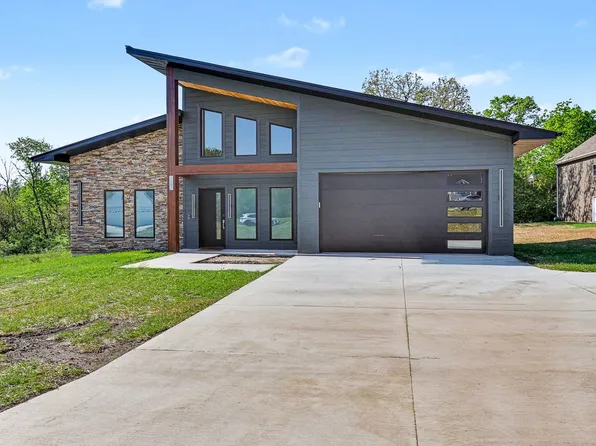 1507 Shady Brook Ln, Pella, IA 50219