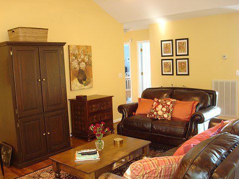 Great Room w Hardwood Floors