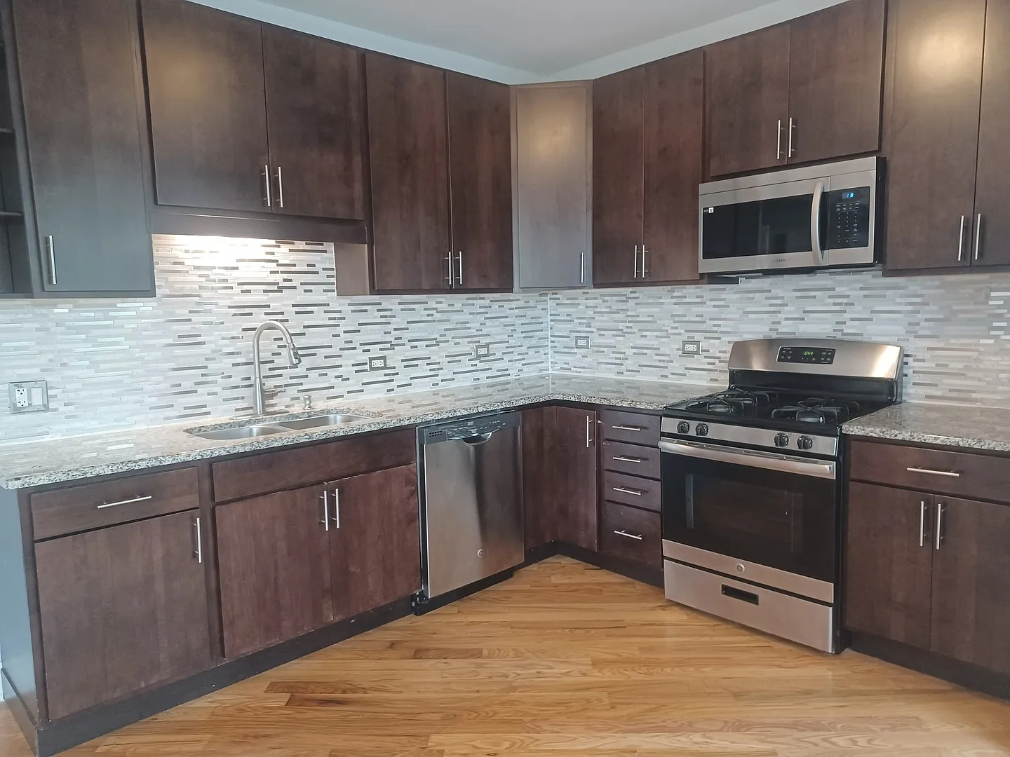 3 bed, $2,250 — Photo 4