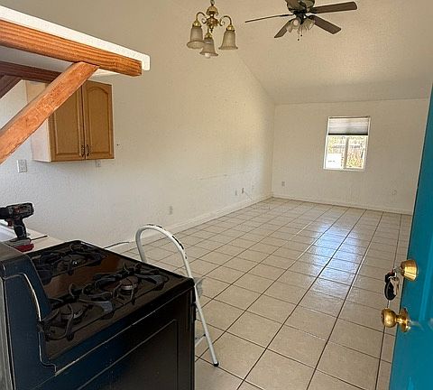 2nd image of 730 Tierra Rd #B