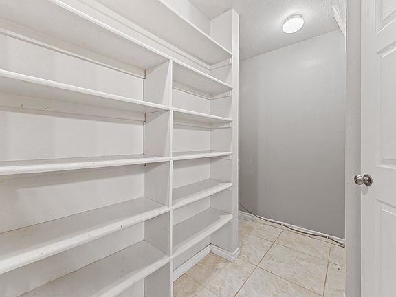 Pantry / Laundry