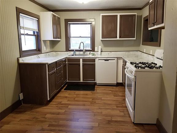 4th image of 502 N Water St