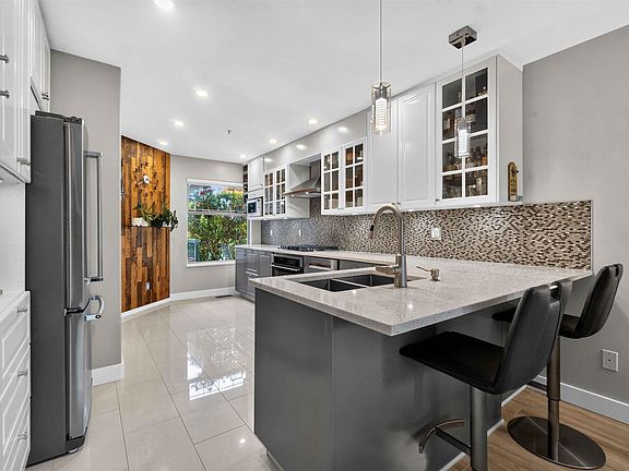 3rd image of 1255 Riverside Dr #45