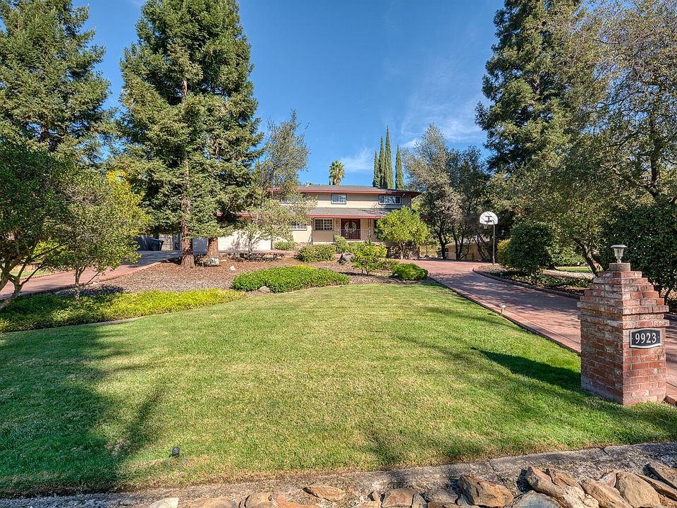 1st image of 9923 Valley Pines Dr