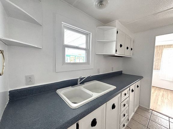 4th image of 372 Allamanda Cir