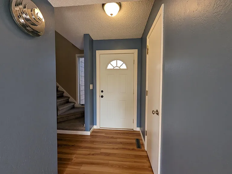 1754 S Cambridge Dr — Photo 8