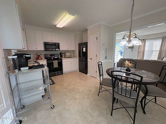 5th image of 524 Twin Creeks Drive